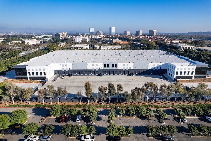 More Photos Of 1 Banting, Irvine Manufacturing For Lease