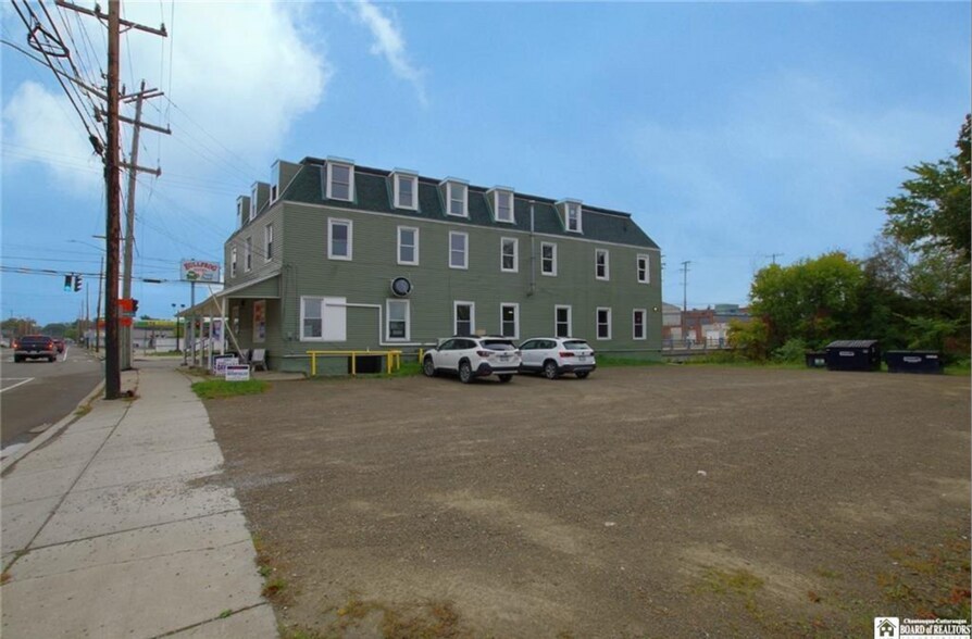 More Photos Of 1414 E 2nd St, Jamestown Flex For Sale