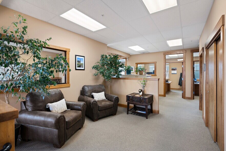 More Photos Of 270 E Sun Ranch Dr, Sisters Industrial For Sale