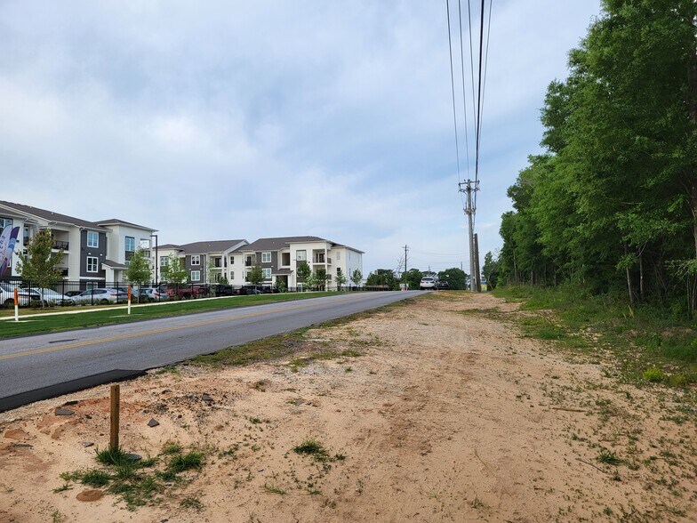 More Photos Of 301 E Redstone Ave, Crestview Land For Sale