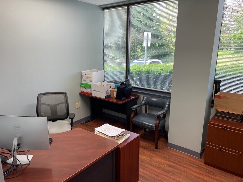 More Photos Of 97 Thomas Johnson Dr, Frederick Office For Sale
