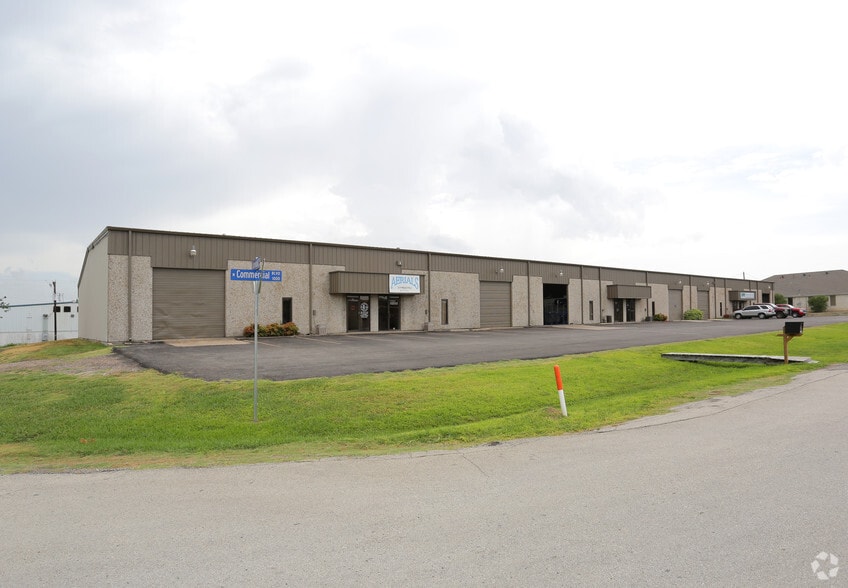 10001008 N Commercial Blvd, Arlington, TX 76001 Industrial For Lease