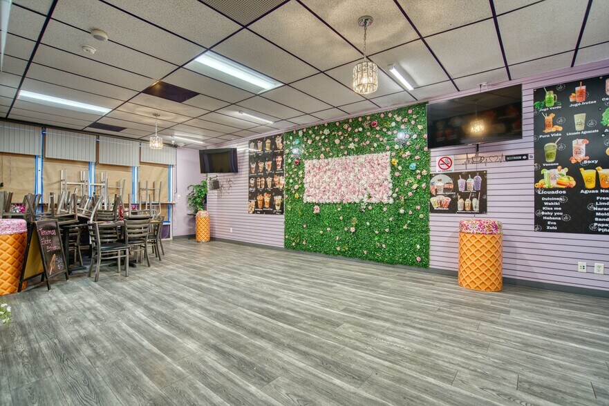 More Photos Of 1125-1147 Francis St, Longmont Freestanding For Lease