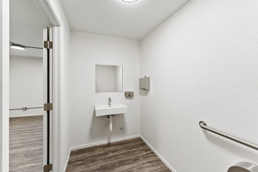 More Photos Of 1450 Cota Ave, Long Beach Industrial For Sale