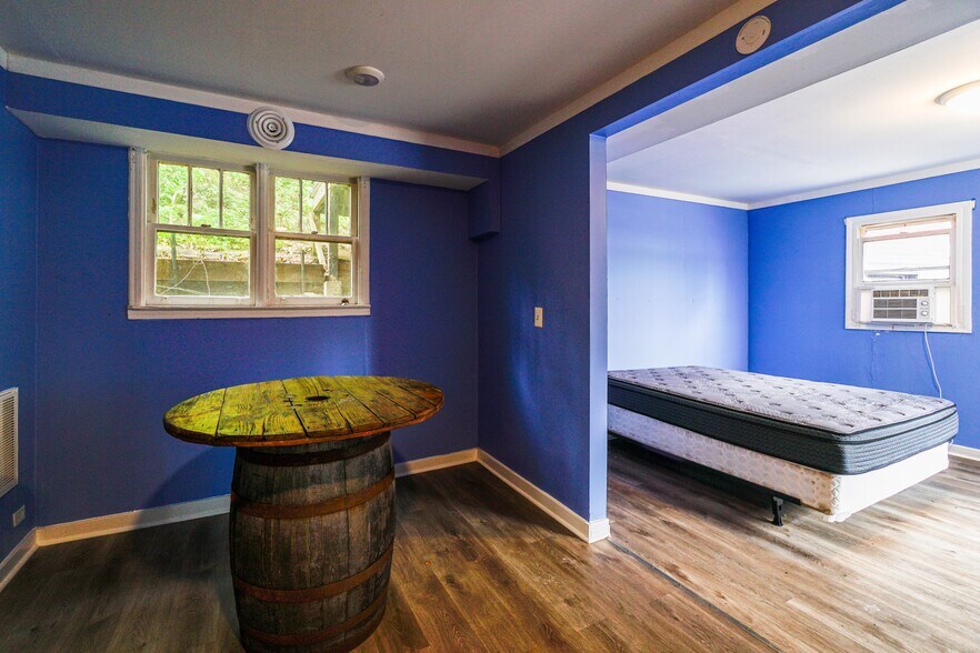More Photos Of 117 Nippersink Rd, Fox Lake Apartments For Sale