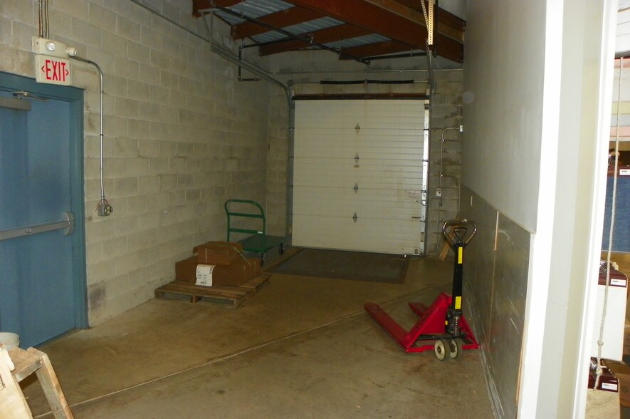 More Photos Of 760 Canning Pky, Victor Light Distribution For Lease