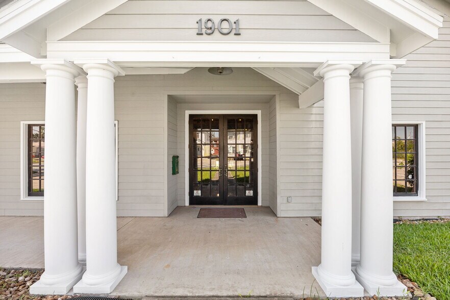 More Photos Of 1901 W Alabama St, Houston Freestanding For Sale