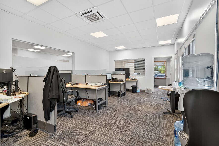 More Photos Of 11 Abrams Rd, Central Valley Office For Sale