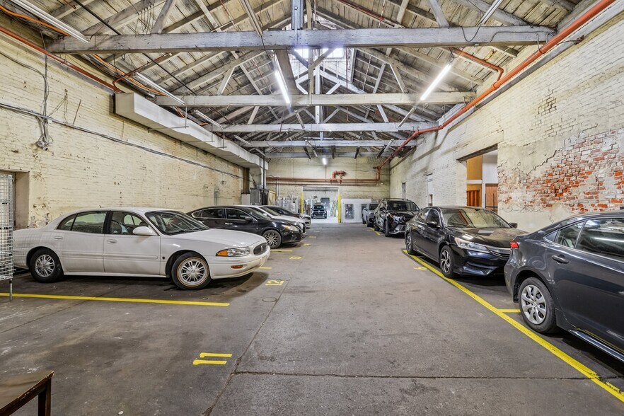 More Photos Of 755 Tchoupitoulas St, New Orleans Restaurant For Sale