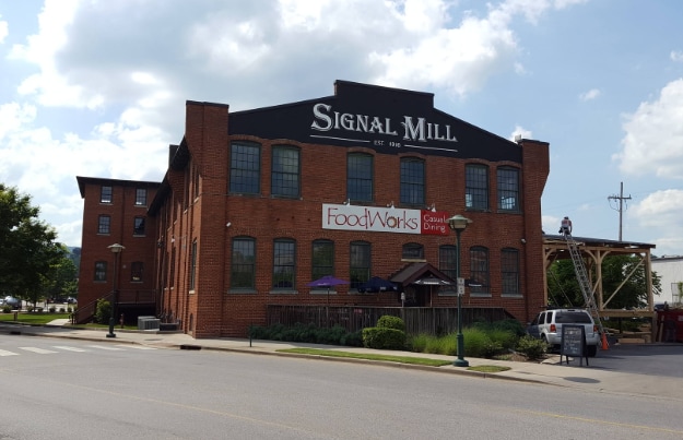 More Photos Of 205 Manufacturers Rd, Chattanooga General Retail For Lease
