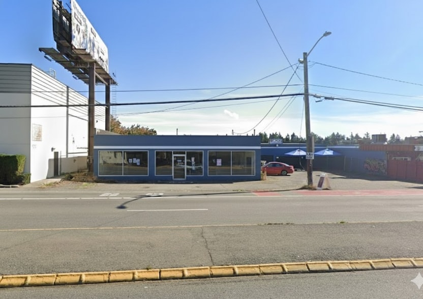 More Photos Of 12546 Aurora Ave N, Seattle Freestanding For Lease
