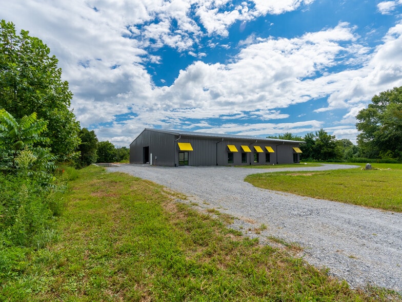 More Photos Of 258 Marlowe dr, Mills River Warehouse For Lease