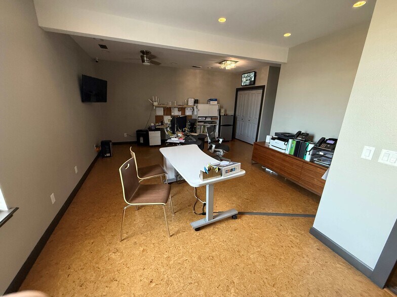 More Photos Of 935 Boyson Ct NE, Hiawatha Office For Lease