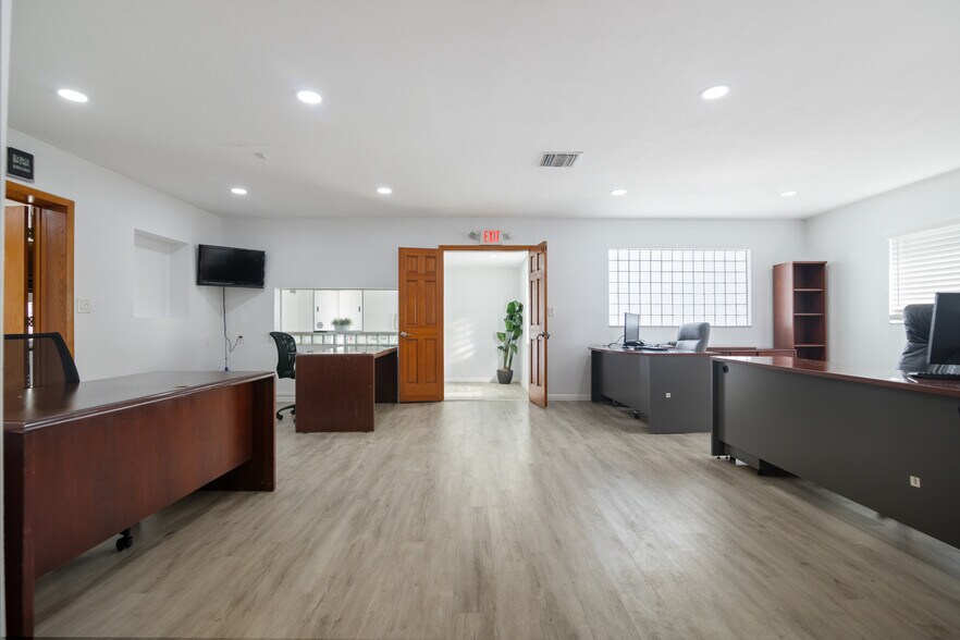 More Photos Of 412 SE 23rd St, Fort Lauderdale Medical For Sale