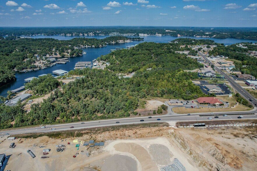 More Photos Of 109 Horseshoe Bend Pky, Lake Ozark Office For Sale