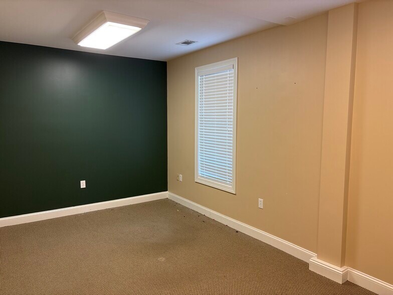 More Photos Of 3105 Creekside Village Dr, Kennesaw Medical For Sale