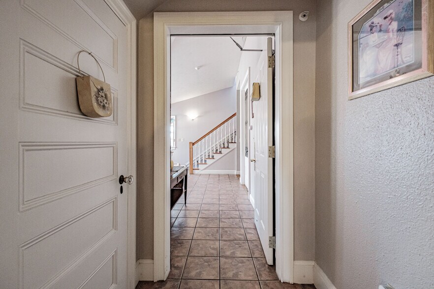 More Photos Of 257 South St, Biddeford Specialty For Sale