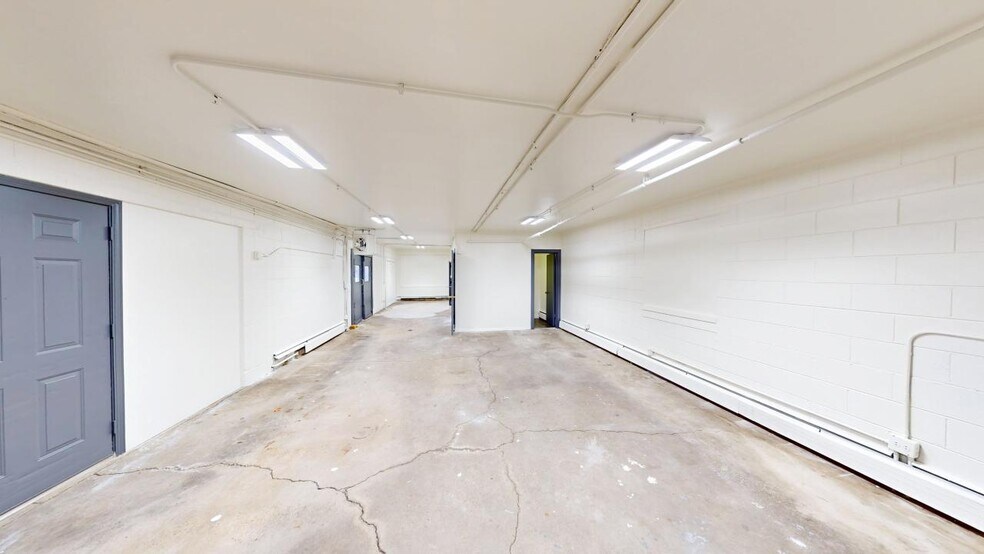 More Photos Of 50 E Palatine Rd, Palatine Storefront Retail Office For Lease