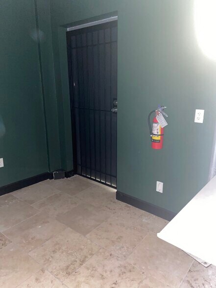 More Photos Of 7602 S Staples St, Corpus Christi Storefront Retail Office For Sale