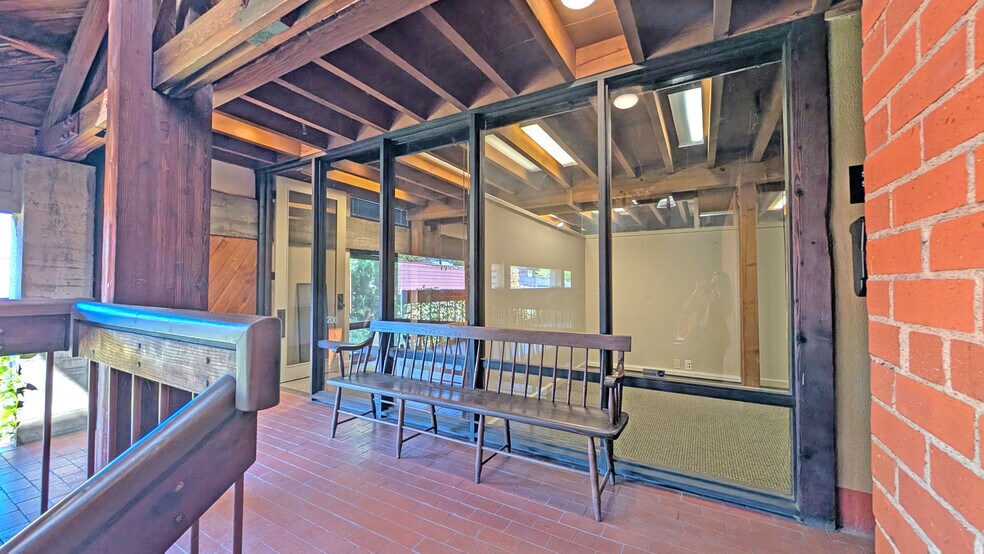 More Photos Of 829 De la Vina St, Santa Barbara Office For Lease