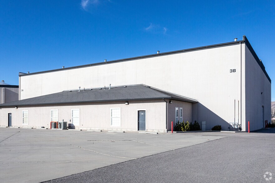 More Photos Of 810 W Utah Ave, Payson Warehouse For Sale