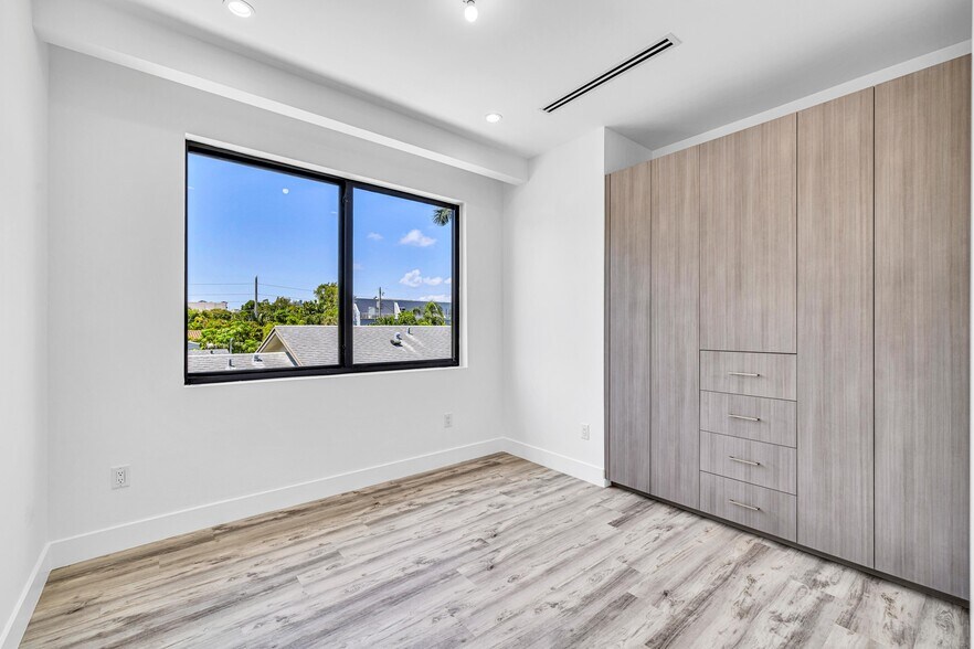 More Photos Of 1233 NE 12th Ave, Fort Lauderdale Apartments For Sale