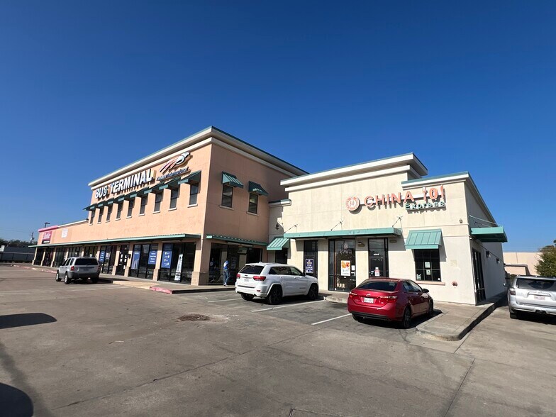 More Photos Of 7011 Harrisburg Blvd, Houston Storefront For Sale