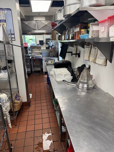 More Photos Of 6247 Day St, Riverside Fast Food For Lease