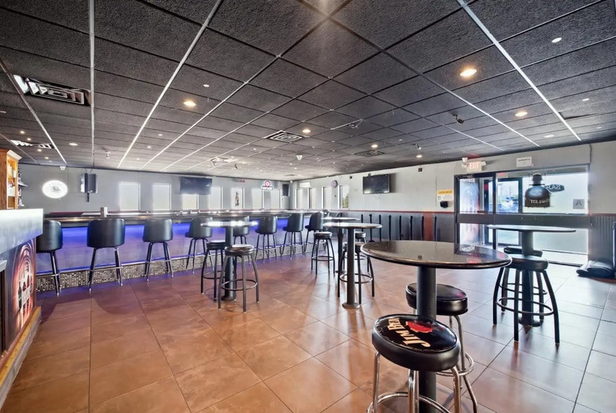 More Photos Of 8775 N 107th St, Milwaukee Restaurant For Sale