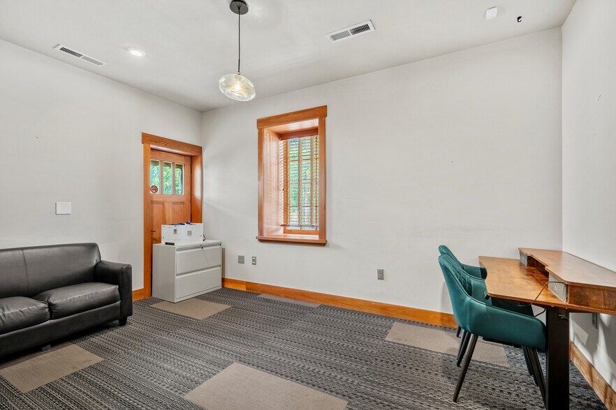 More Photos Of 720 Poyntz Ave, Manhattan Office For Sale