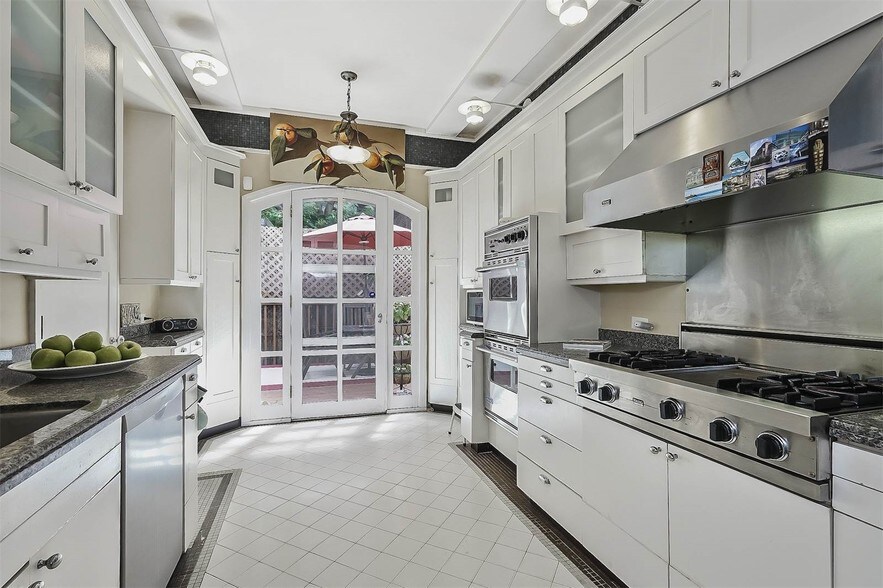 More Photos Of 524 3rd St, Brooklyn Coworking Space