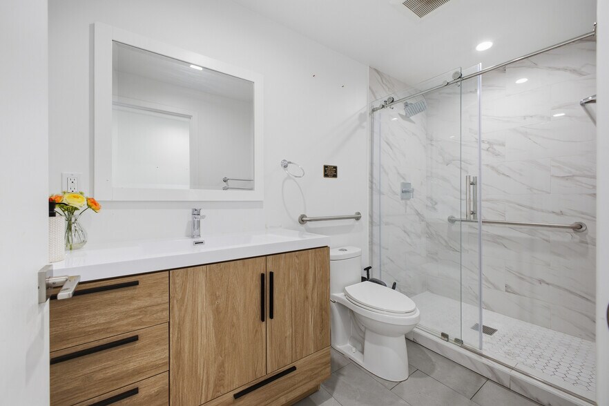 More Photos Of 18853 Saticoy St, Reseda Apartments For Sale