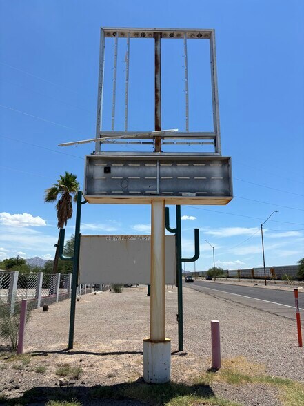 More Photos Of 612 W Frontier St, Eloy Convenience Store For Lease