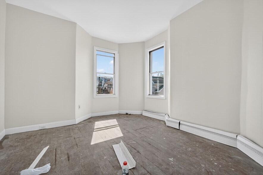 More Photos Of 661 S 18th St, Newark Apartments For Sale