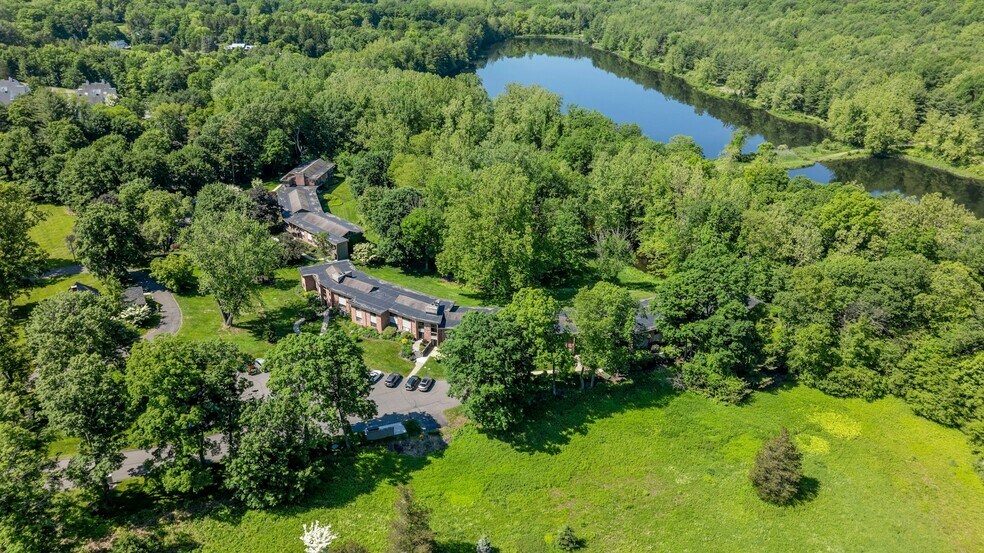 More Photos Of 1038-1056 Main St S, Woodbury Apartments For Sale