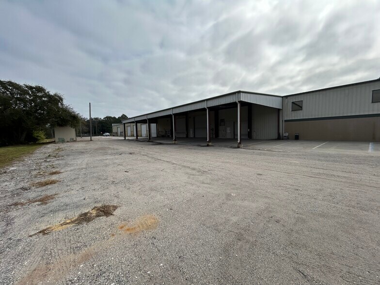 More Photos Of 1060 Cox Rd, Cocoa Warehouse For Lease