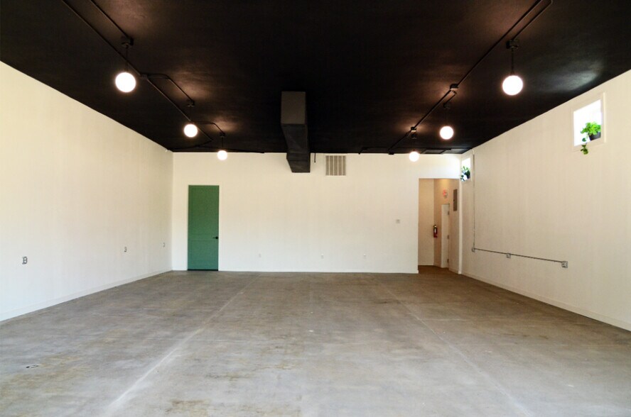 More Photos Of 500 S 20th St, Fort Smith Flex For Lease