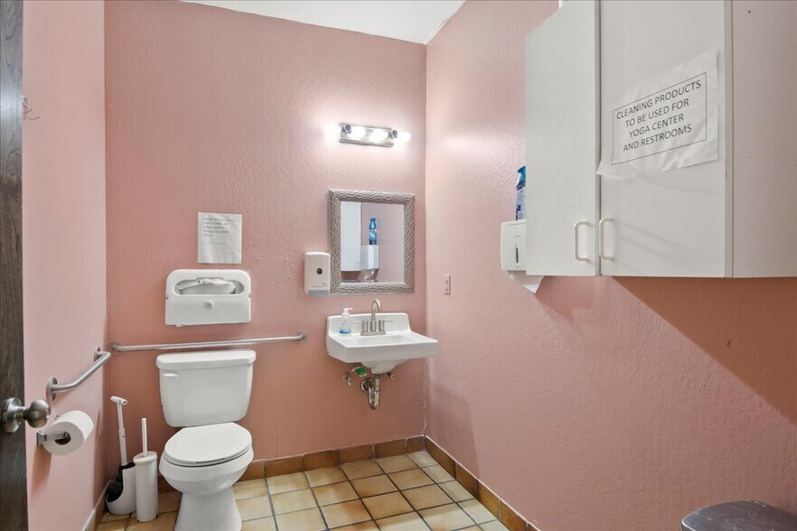 More Photos Of 37138 Niles Blvd, Fremont Freestanding For Lease