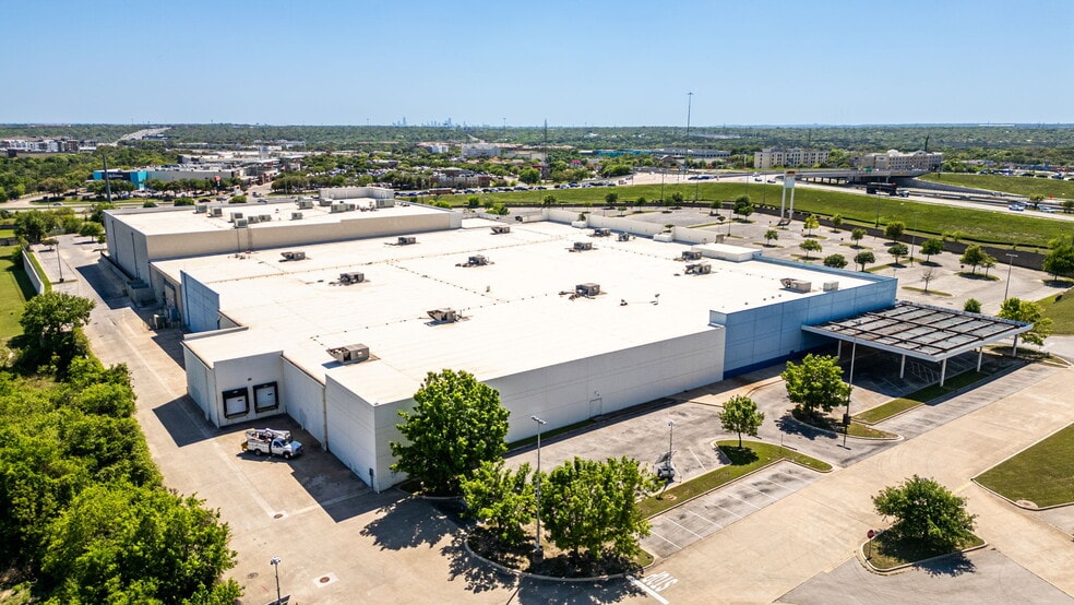 More Photos Of 12625 N Interstate 35, Austin Freestanding For Sale