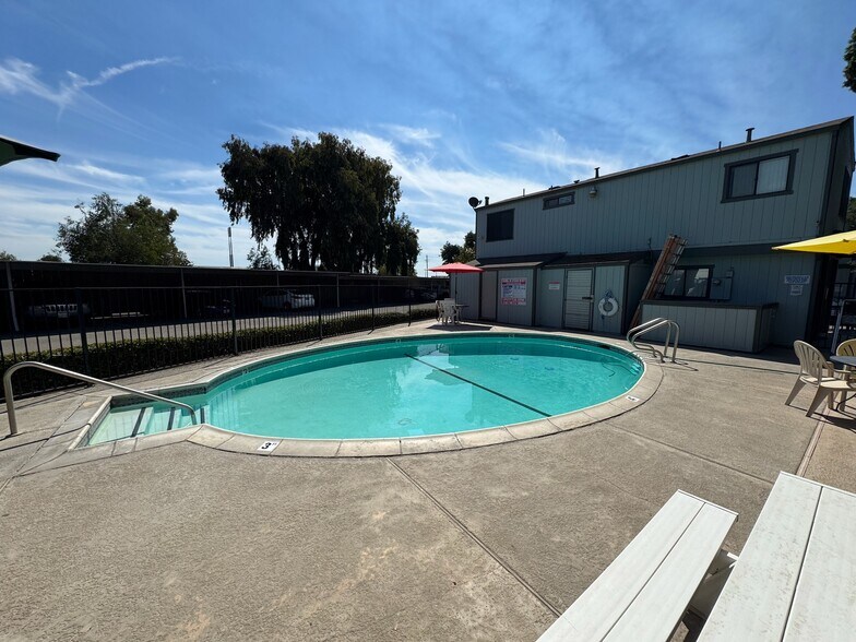 More Photos Of 409 N Lincoln Way, Galt Apartments For Sale