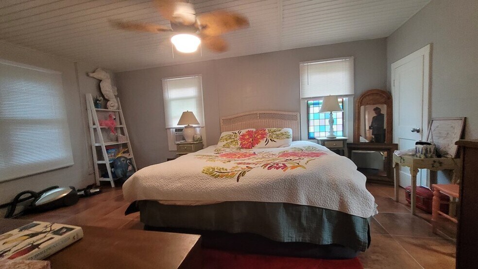 More Photos Of 108 Hood St, Rockport Storefront Retail Residential For Sale
