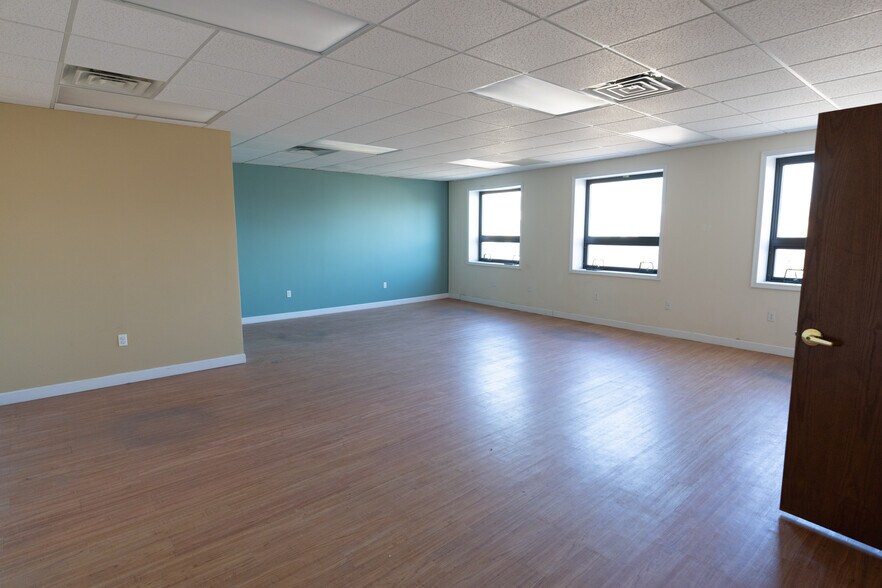 More Photos Of 214-25 42nd Ave, Bayside Medical For Sale