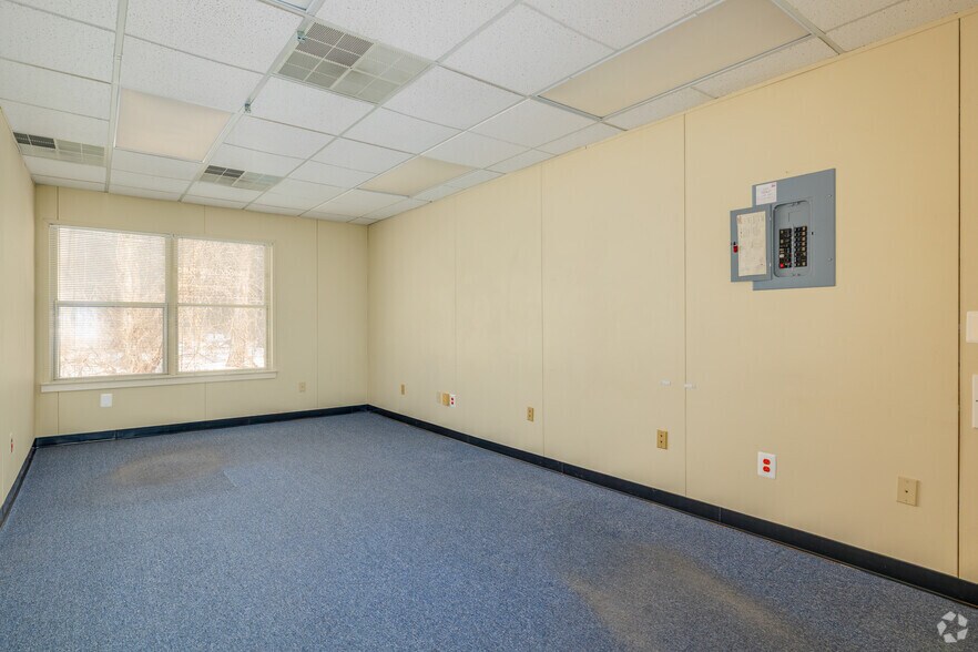 More Photos Of 100-1000 Birchfield Dr, Mount, Mount Laurel Unknown For Lease