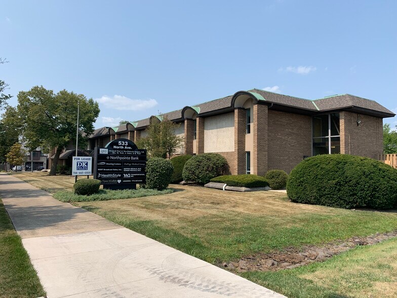 More Photos Of 533 W North Ave, Elmhurst Medical For Lease