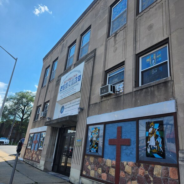 Primary Photo Of 7055 Terminal Sq, Upper Darby Township Medical For Sale