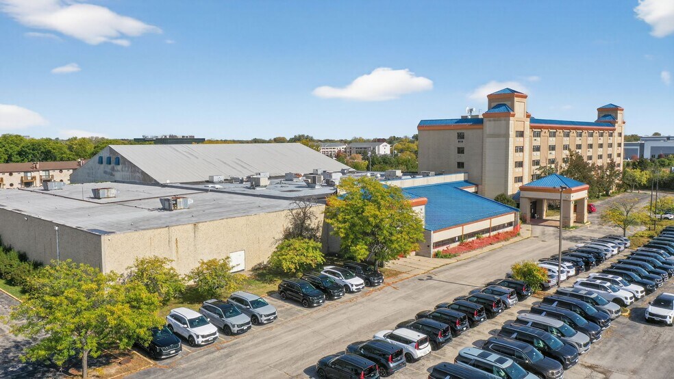More Photos Of 1550 E Dundee Rd, Palatine Hotel For Sale