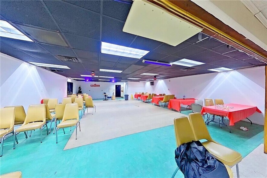 More Photos Of 1921 State St, Waycross General Retail For Sale