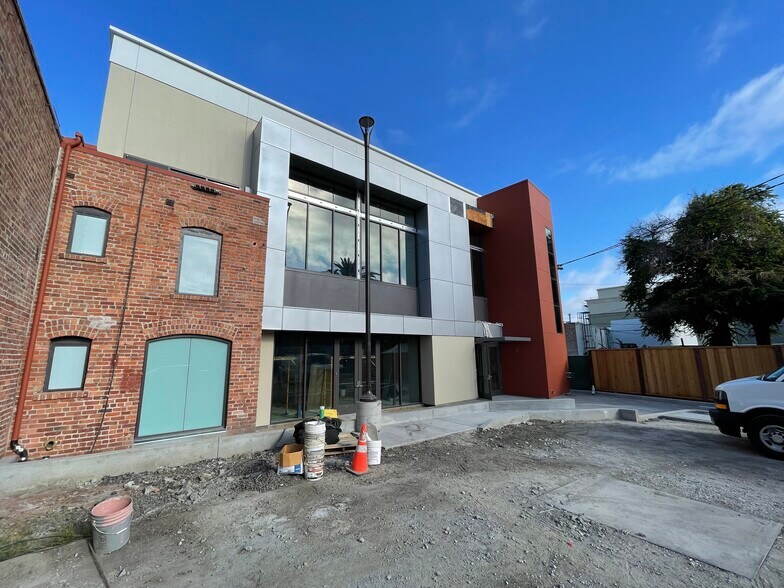 More Photos Of 925 Main St, Redwood City General Retail For Lease