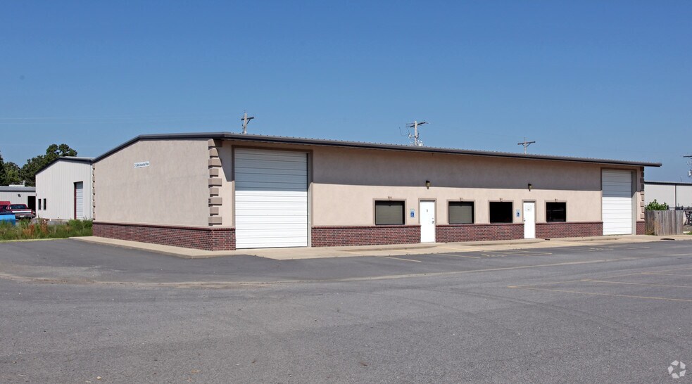 Primary Photo Of 10 Collins Industrial Pl, Maumelle Warehouse For Lease
