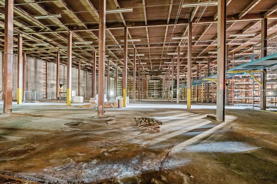 More Photos Of 4929 W Market St, Greensboro General Retail For Sale